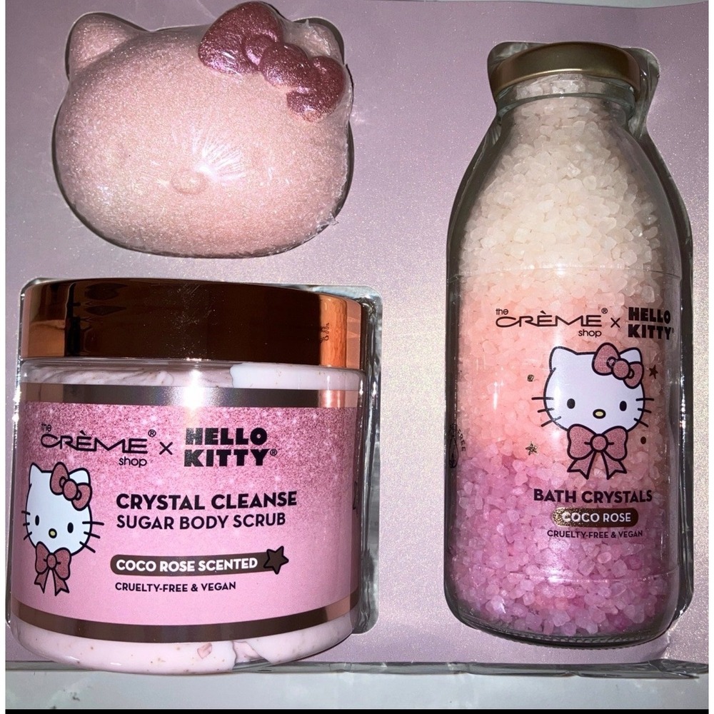 The Creme Shop Hello Kitty Lovely Luxury Set Coco Rose Scented Bath Bomb Scrub